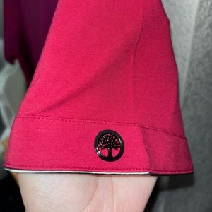 Red healing hands onyx